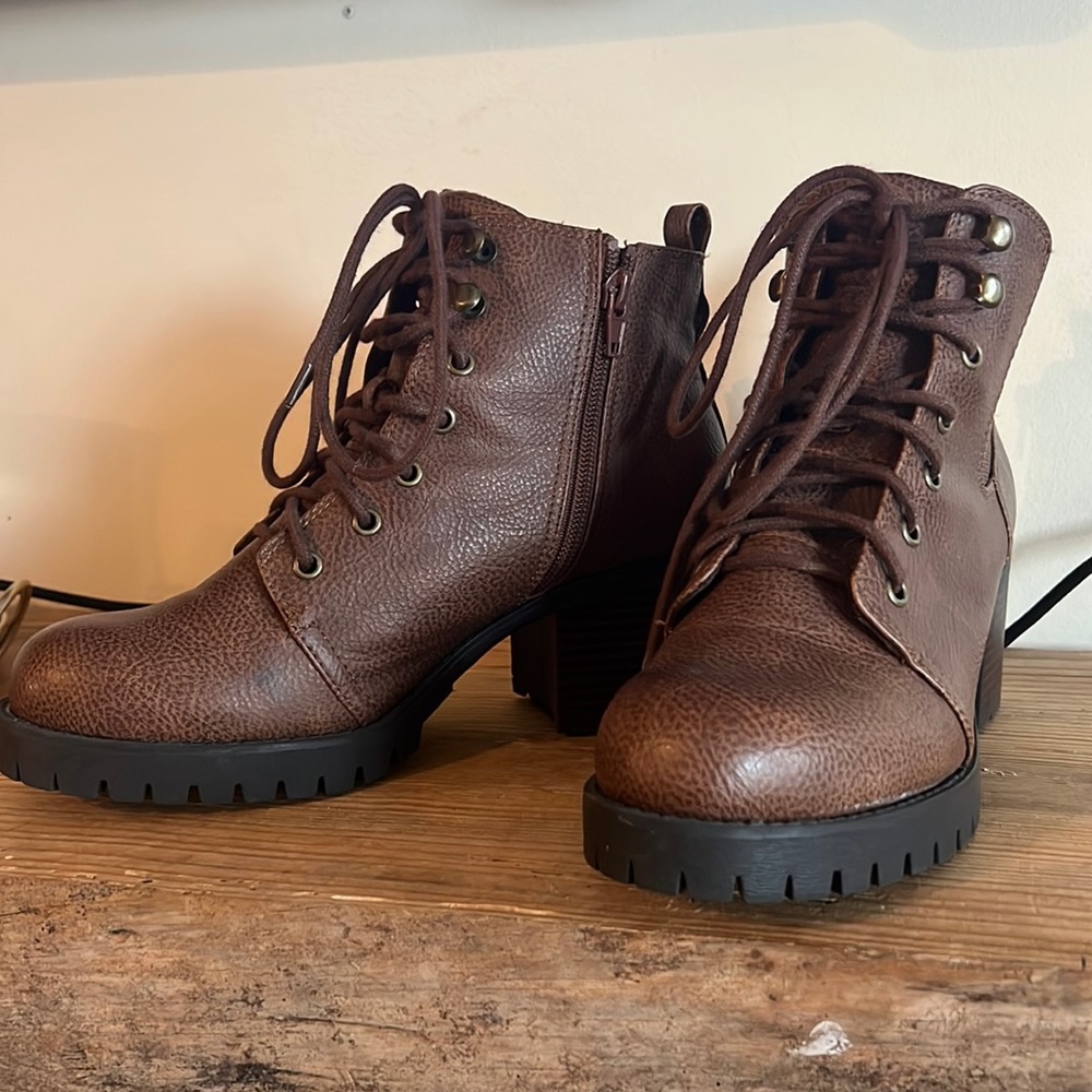 Women’s Combal 2” heeled boots